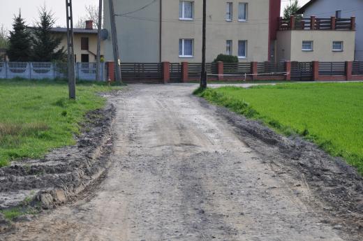 ul. Krzywa - brak asfaltu