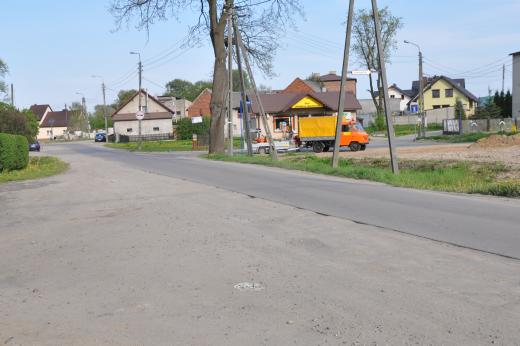 ul. Mysłowicka - dziury, niby zasypane kamieniem ale i tak można w kilku miejscach koło urwać.